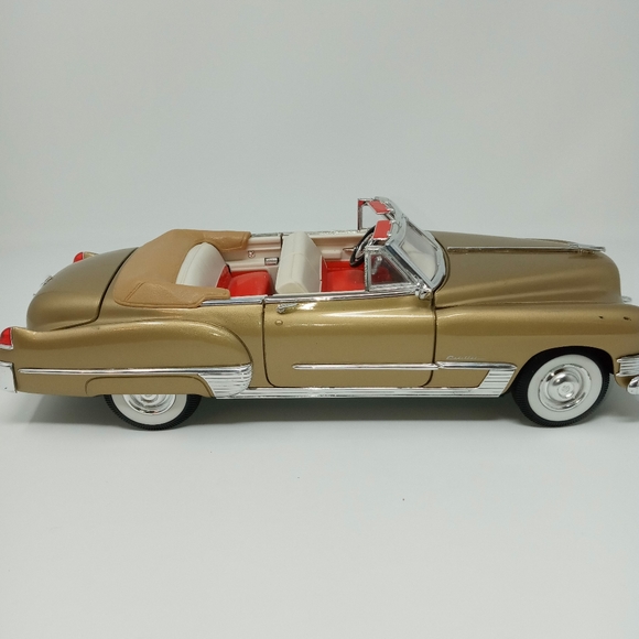 Diecast 1/18 Scale Cadillac - Picture 2 of 16